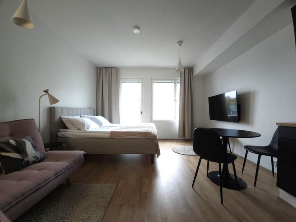 Bed, TV and multimedia, Living room, Photo of the whole room, Seating area