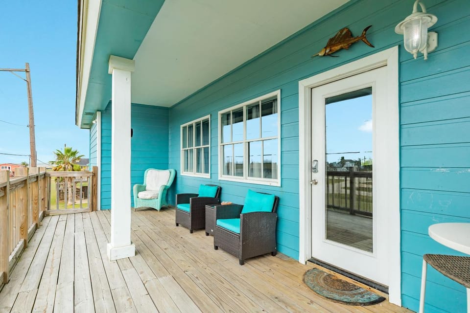 Island Livin - Your Family's Seaside Clubhouse! House in Alvin