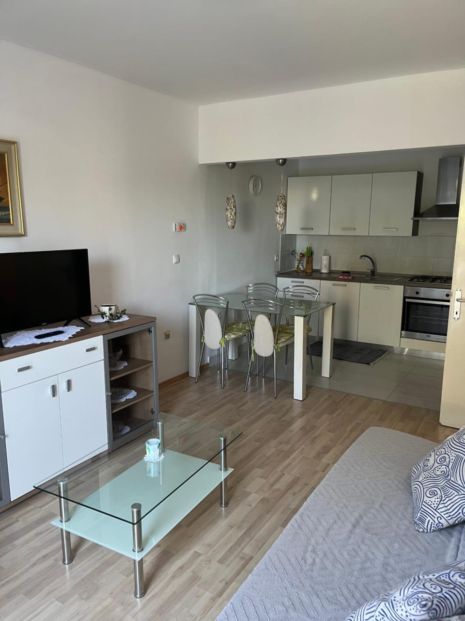 Kitchen or kitchenette, Living room