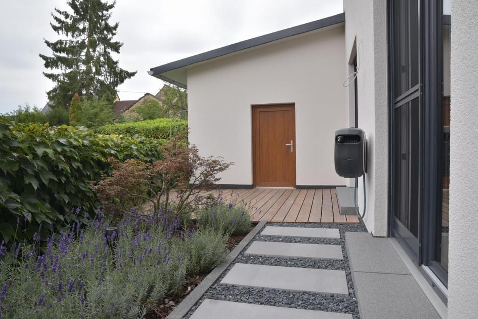 Property building, Facade/entrance, Garden view
