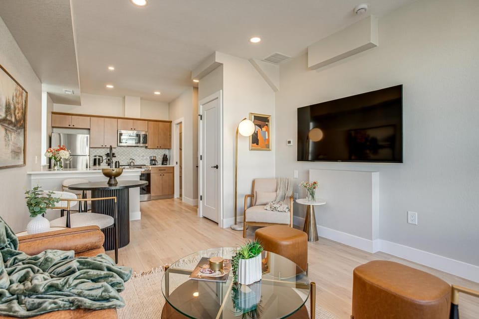 Modern Denver Gem Near DU, Parks & Shops! House in Denver