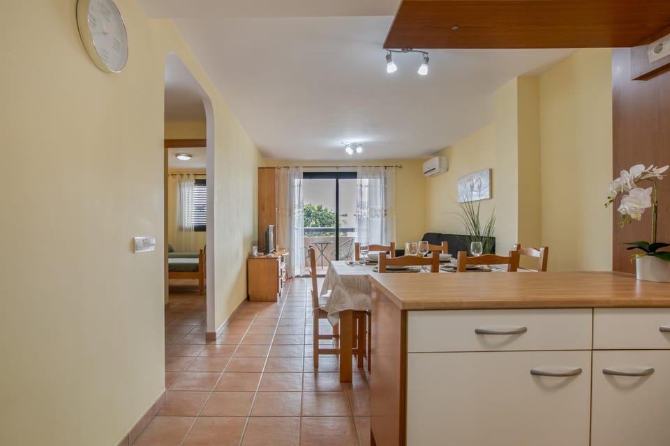 Property building, Kitchen or kitchenette, Living room