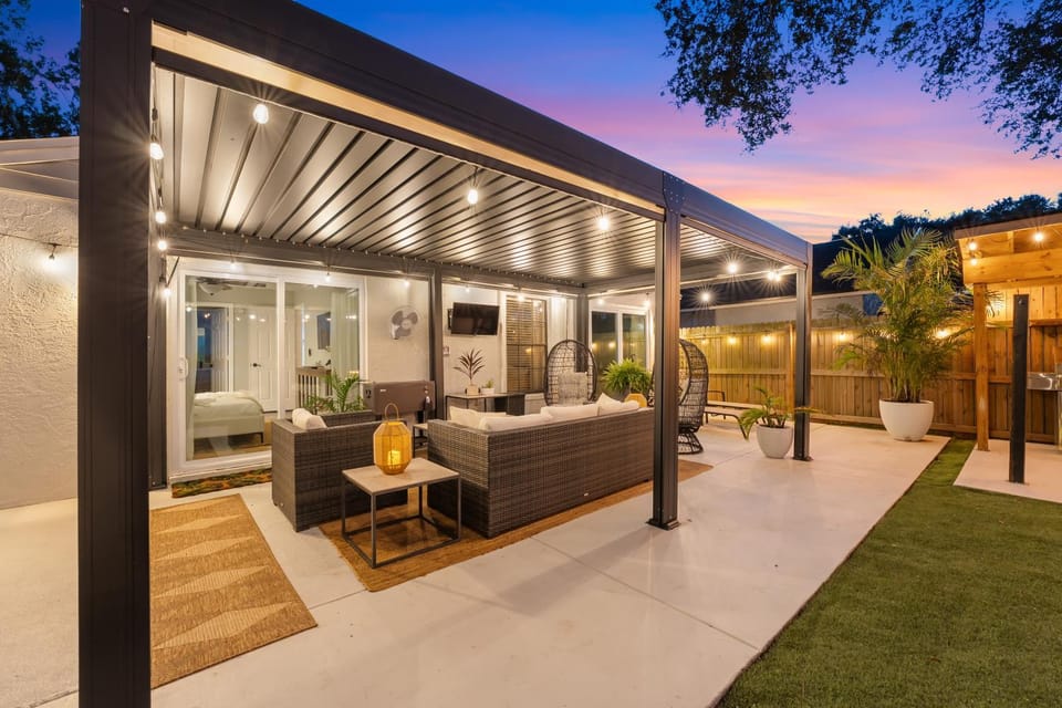 Waterfront Gem Near Clearwater - Swim Spa - Nature House in Palm Harbor