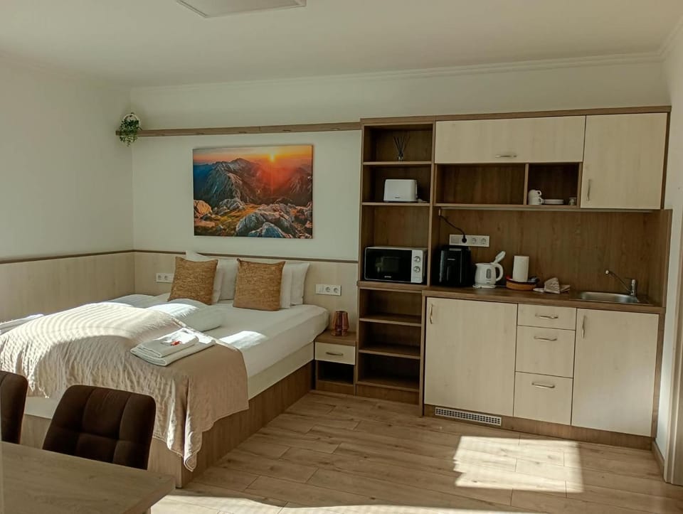Bed, Coffee/tea facilities, Kitchen or kitchenette