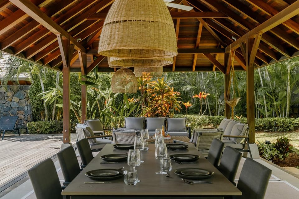 Patio, Garden, Dining area, Garden view