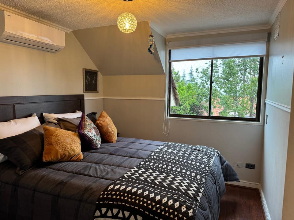 Bed, Bedroom, air conditioner