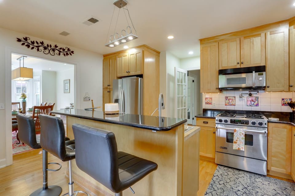 Walk to Hudson River Waterfront: Newburgh Home House in Newburgh