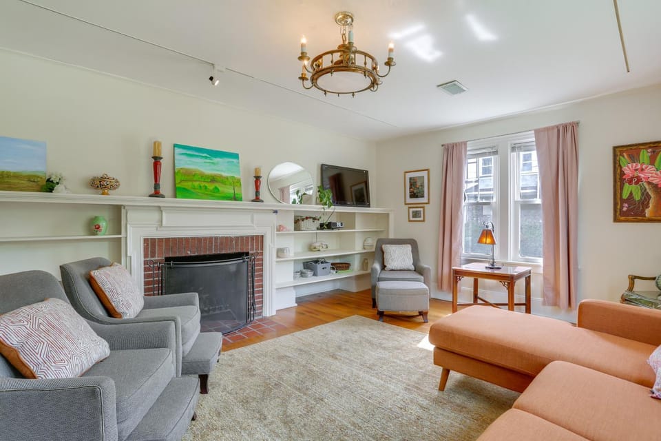 Walk to Hudson River Waterfront: Newburgh Home House in Newburgh