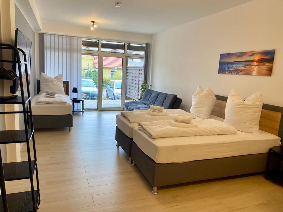 Klein und fein - Terrasse - Stellplatz - WIFI - Star Park Apartment in Halle Saale
