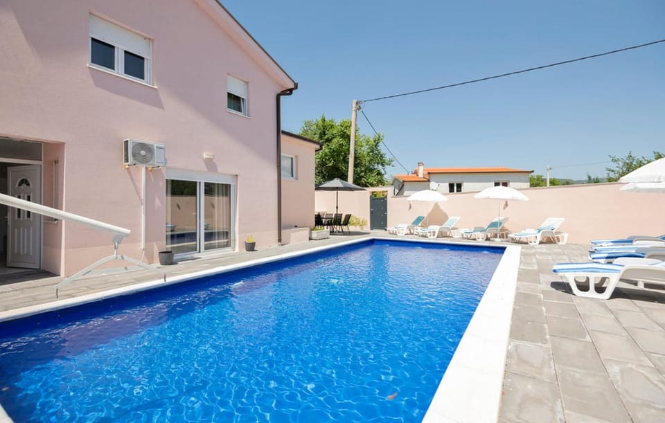 Facade/entrance, Swimming pool