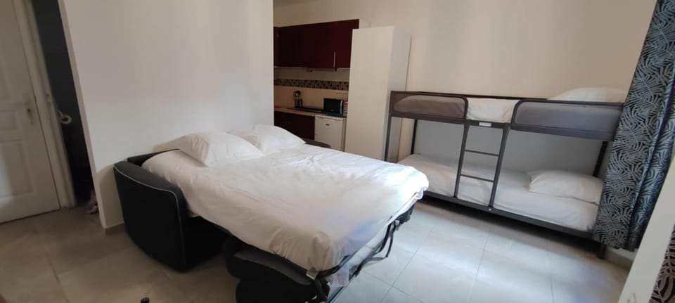 388Paradis08 Bed and Breakfast in Marseille