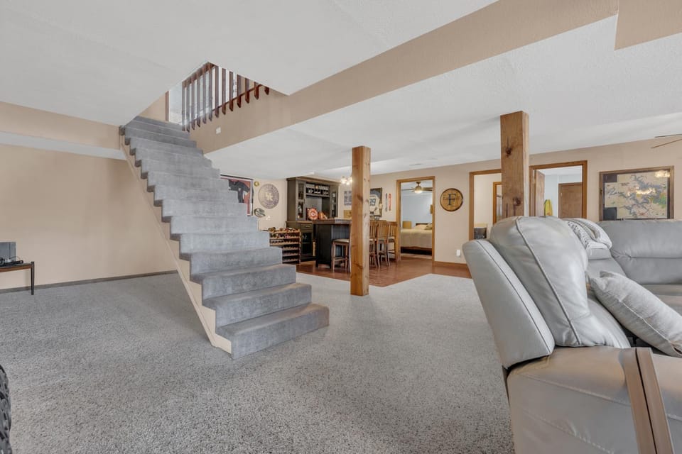 Lakefront Mansion House in Lake of the Ozarks