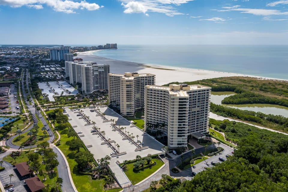 Tigertail Beach Within Reach Apartment in Marco Island
