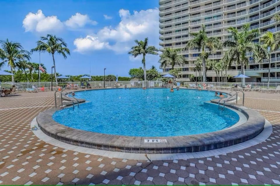 South Seas Beach Diversion Apartment in Marco Island