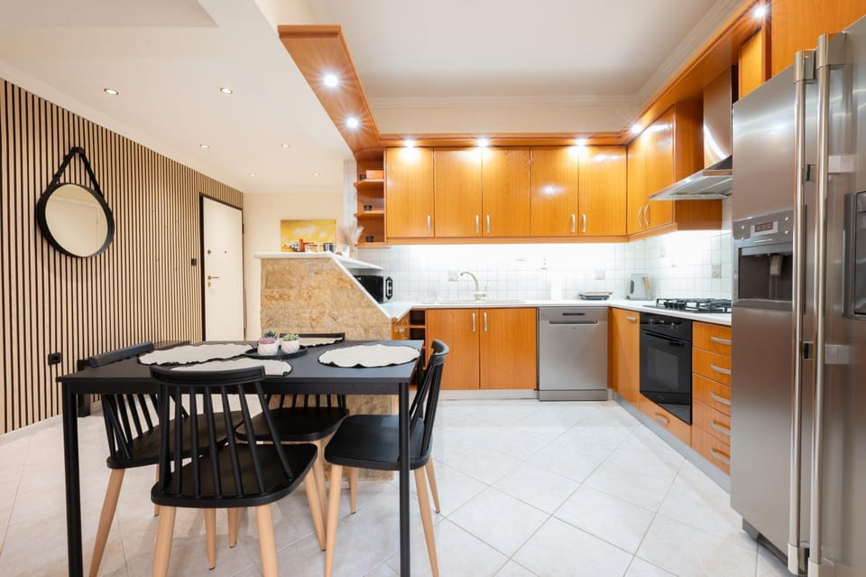 Dining area, dishwasher, oven, stove, kitchen