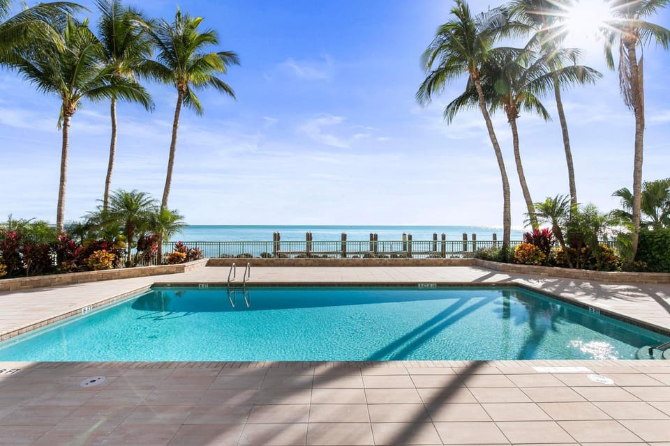 Pool view, Sea view, Swimming pool