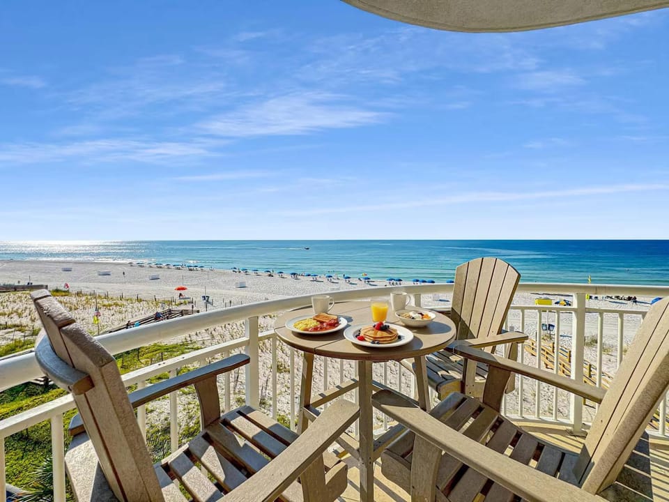 Oceanfront Luxe - Pool - Beachfront - Free Golf House in West Beach