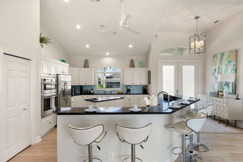 Gulfside Glimmer Bliss House in Marco Island