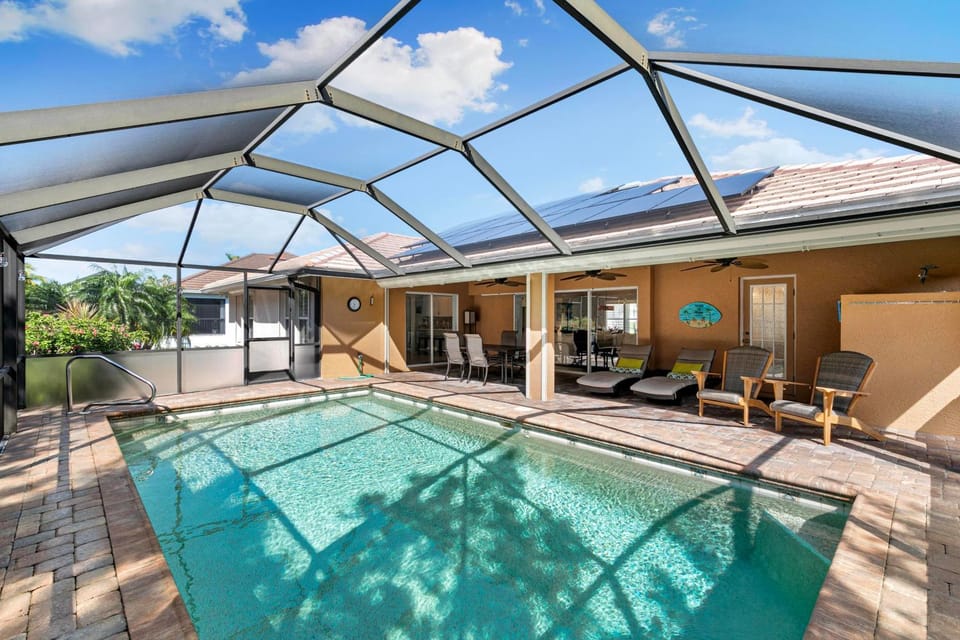 Barfield Bay Tuckaway House in Marco Island