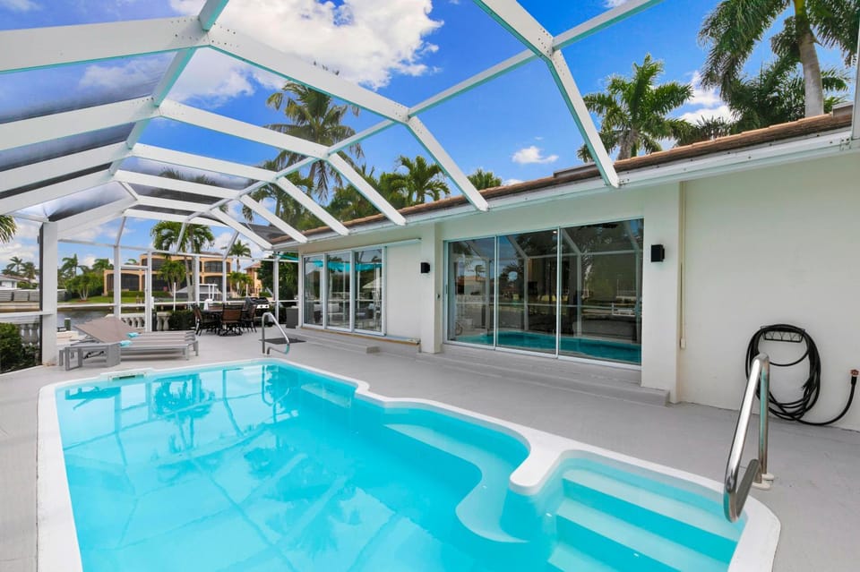 Patio, Pool view, Swimming pool