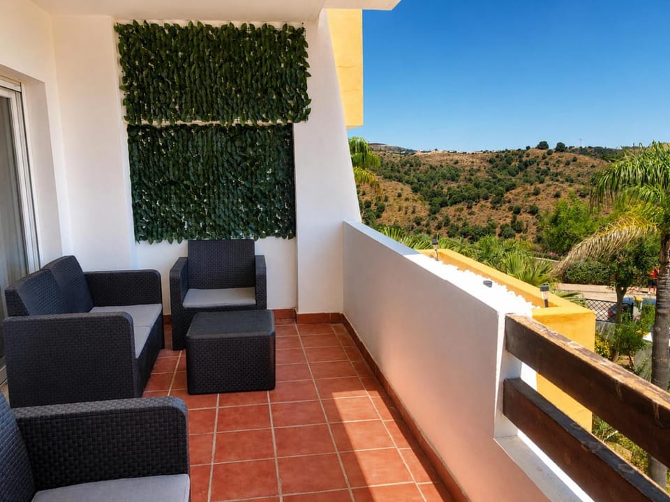 Day, Natural landscape, View (from property/room), Balcony/Terrace, Living room, Seating area, Mountain view