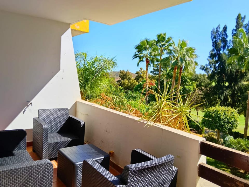 Day, View (from property/room), Balcony/Terrace, Balcony/Terrace, Living room, Garden view