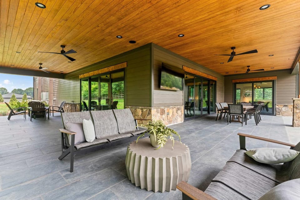 The Luxe Barn House in Mooresville