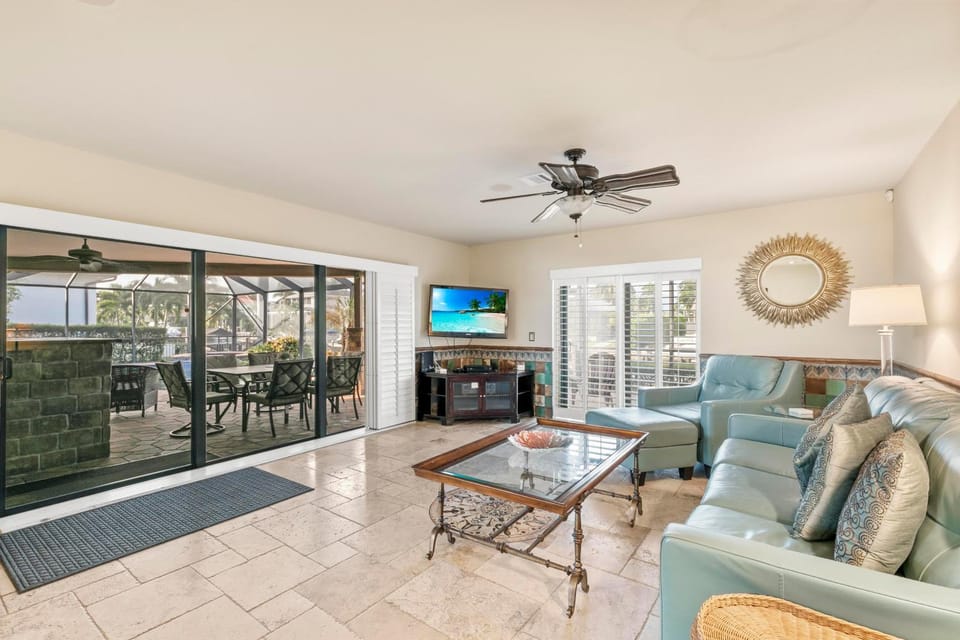 Modern Tranquility Flair House in Marco Island