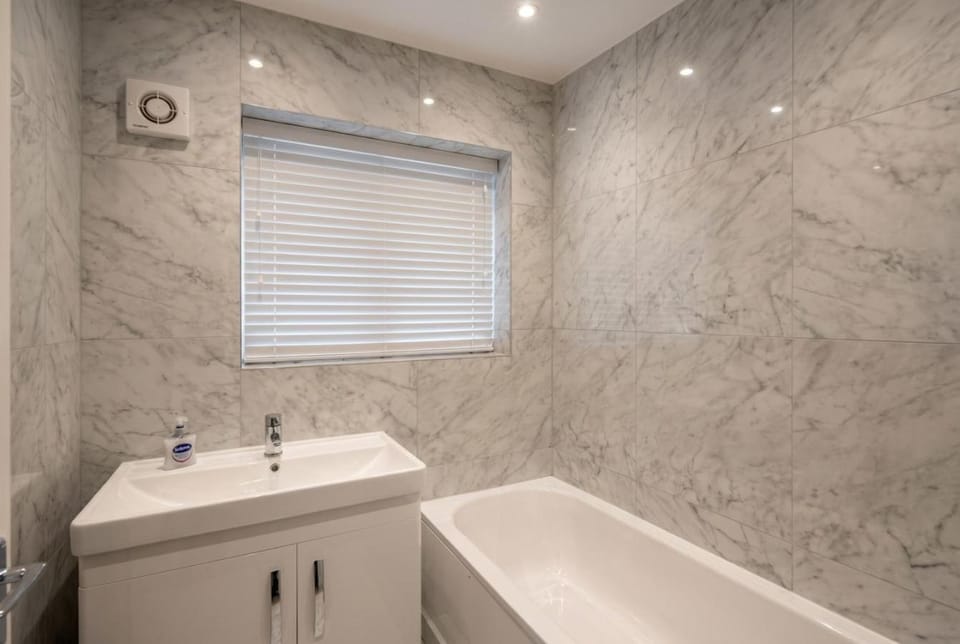 Bathroom, Bath