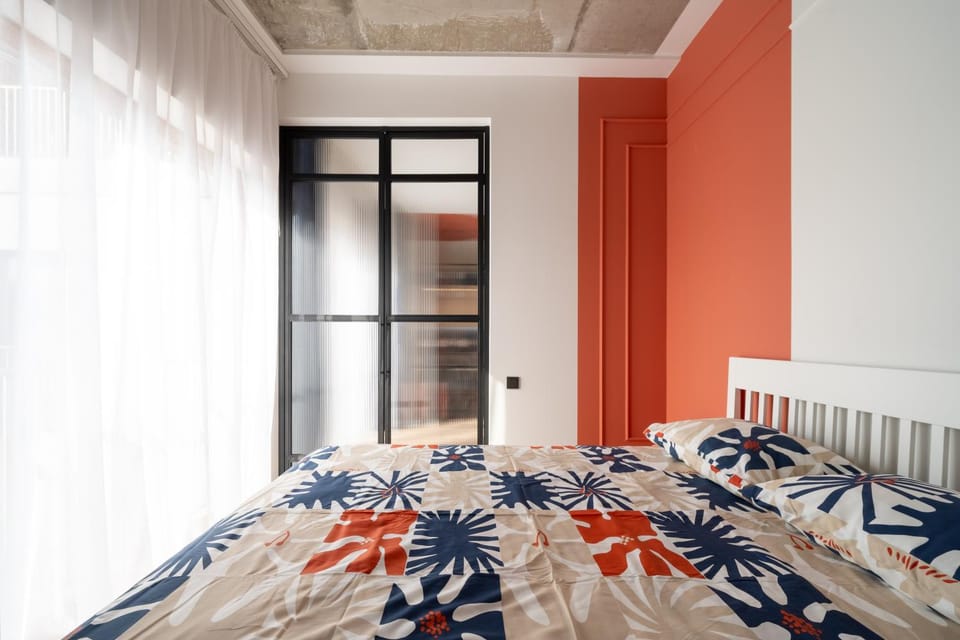 New Old Town flat, Free Parking, TV, Work desk, Monitor, AC, Security Apartment in Riga