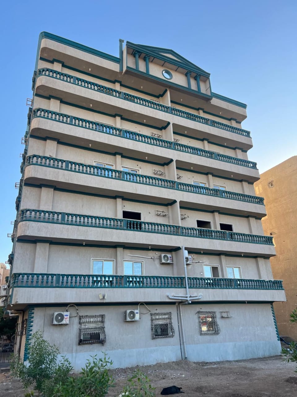 Property building, Day
