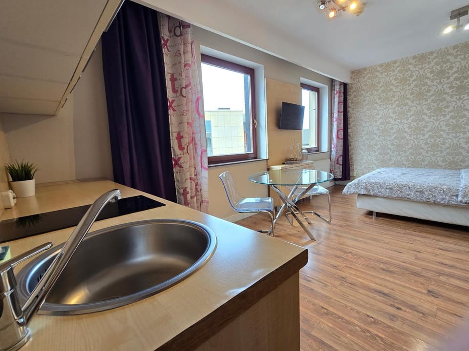 Bed, Seating area