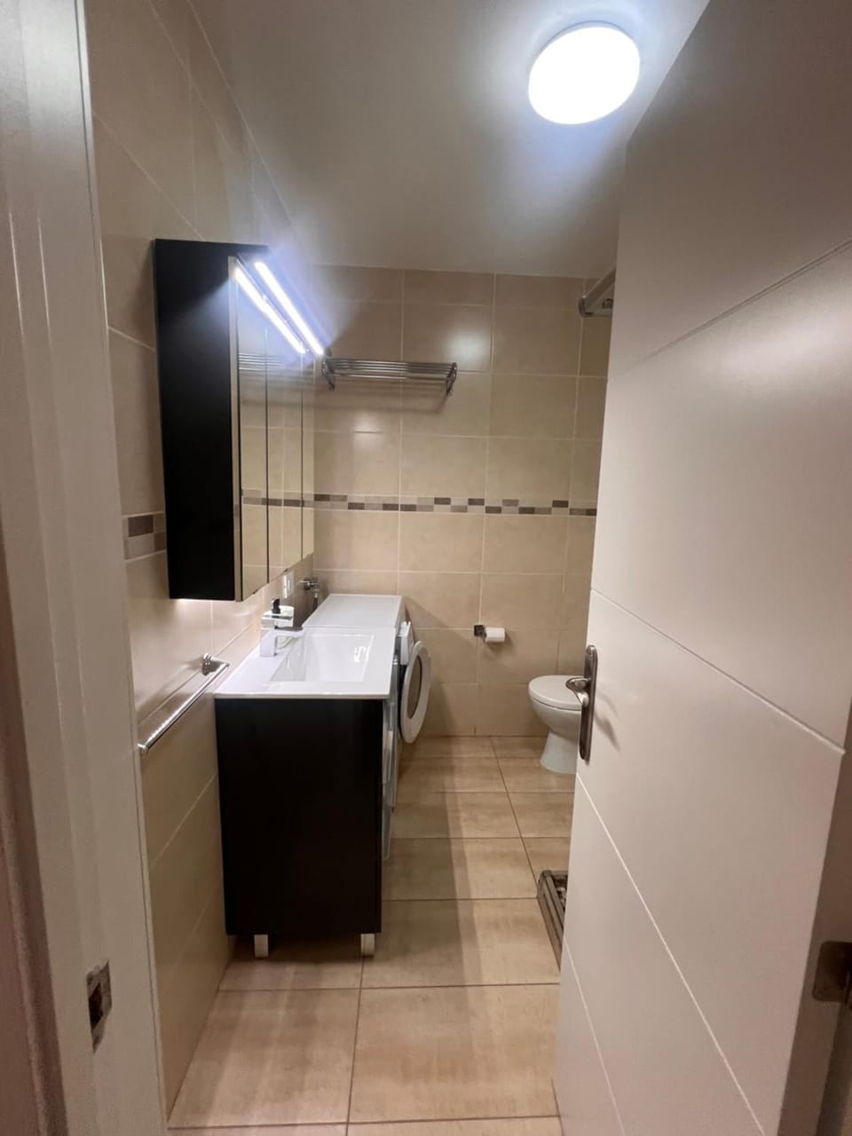 Shower, Toilet, Bathroom, towels