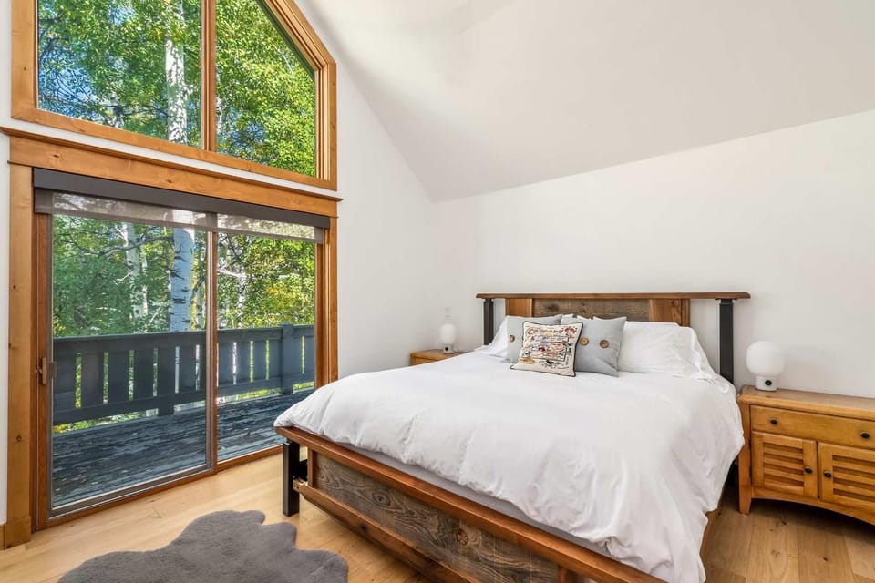 Evergreen Escape - Home for 10 House in Vail
