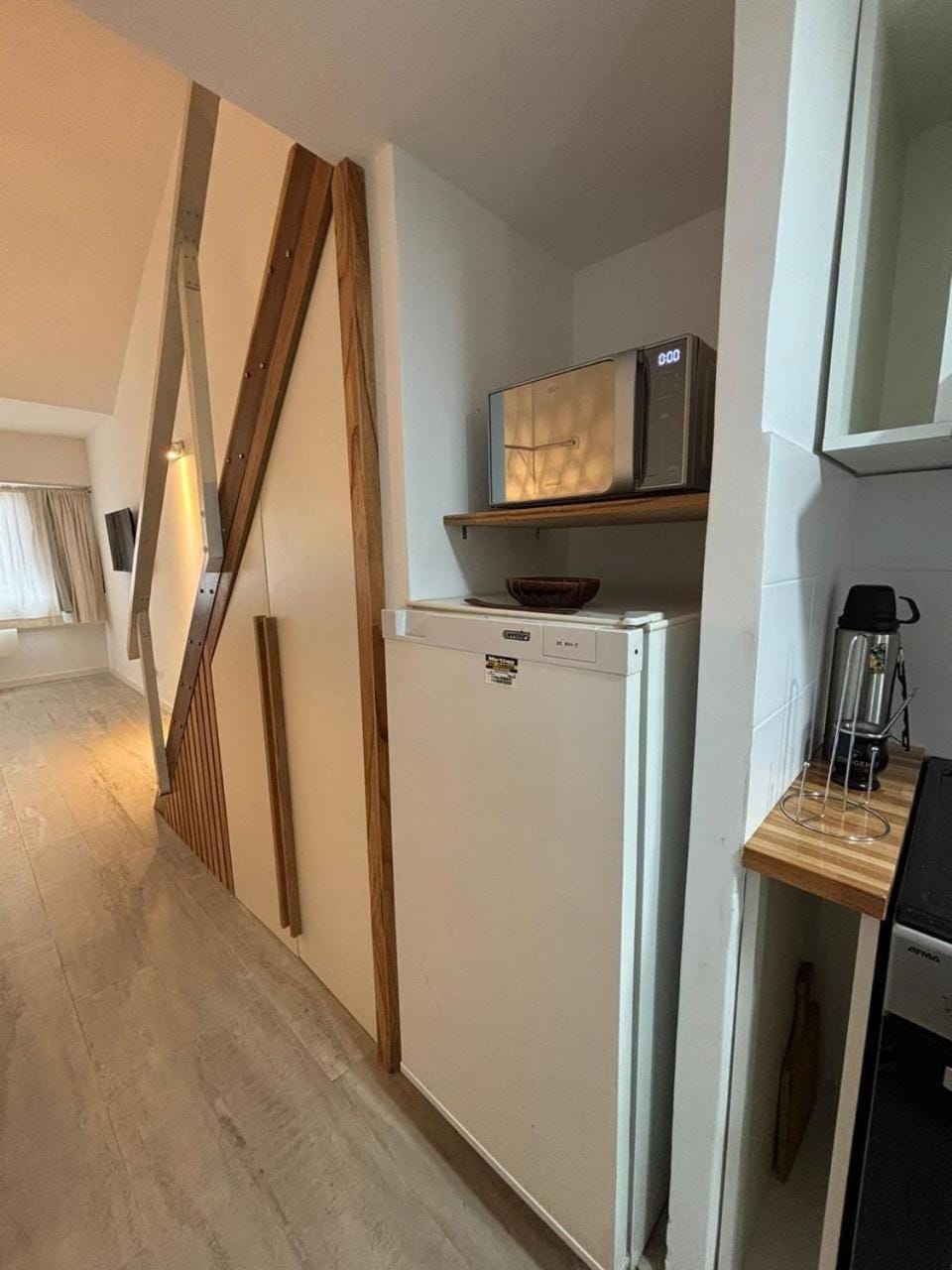 Kitchen or kitchenette, minibar, oven