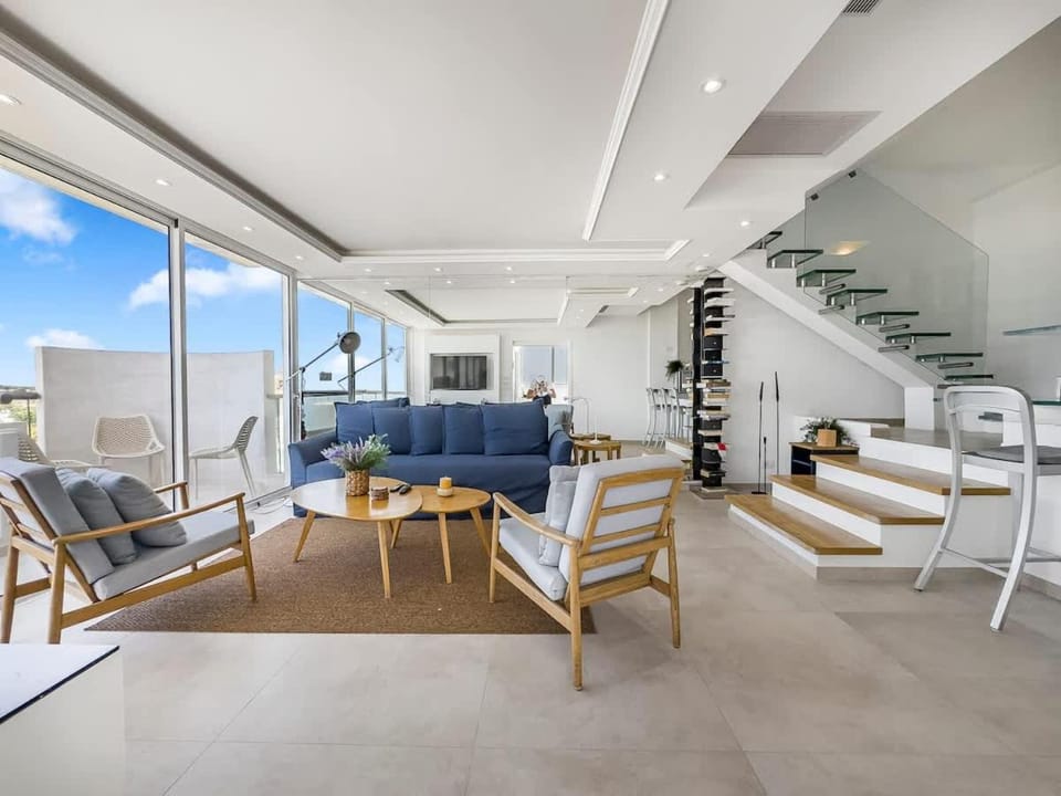 Blue Horizon Penthouse Apartment in Herzliya