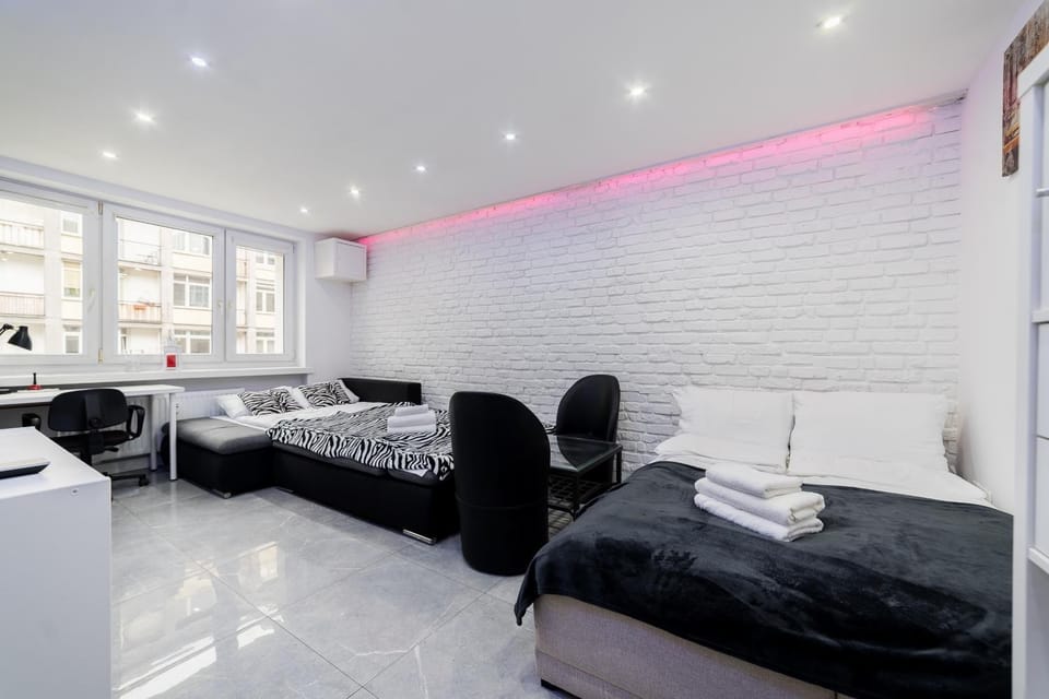 Bed, Living room, Photo of the whole room, Seating area, Bedroom