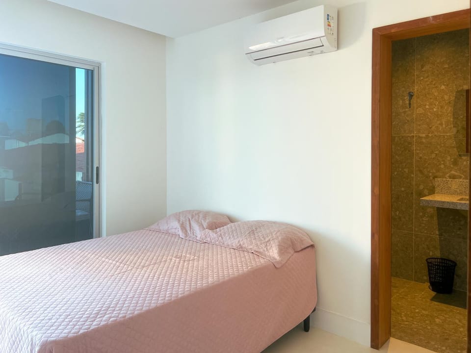 Bed, Bedroom, air conditioner