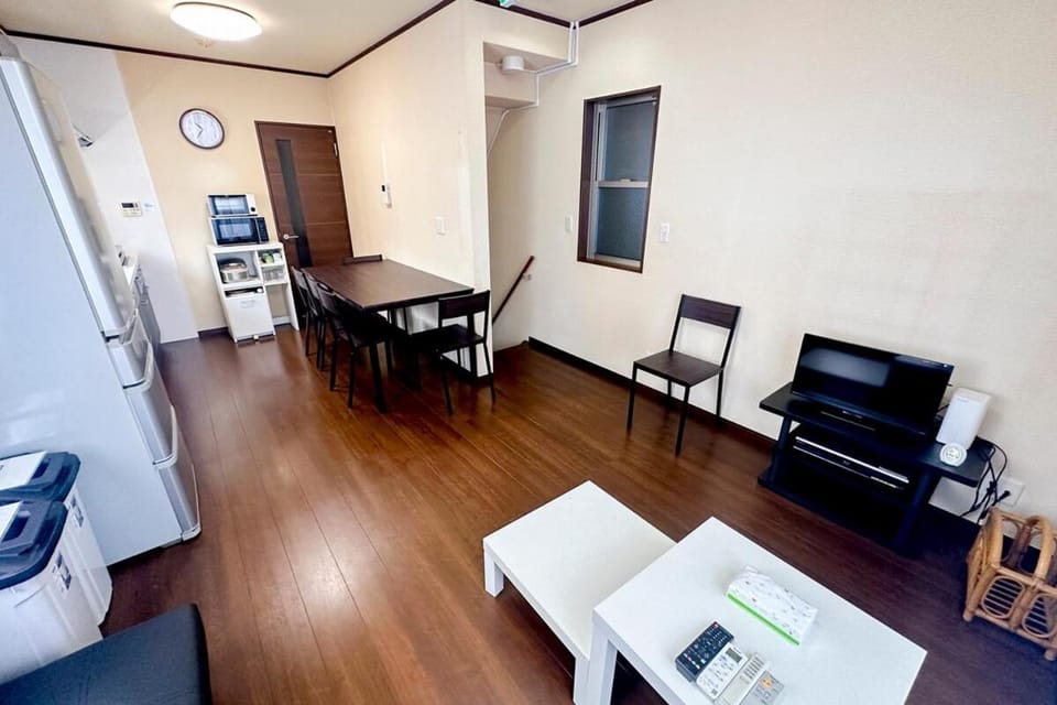 アツギハウス Max 12 ppl Free parking 3story detached house Apartment in Osaka
