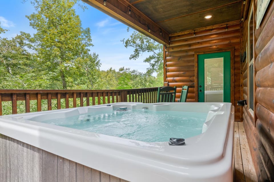 Scenic Log Retreat HotTub, Indoor Pool & Dogs OK House in Sevierville