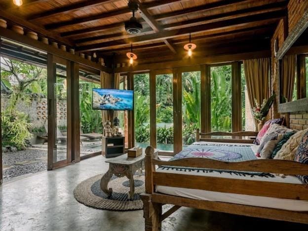 Pabuan Villa, private, ethnic and romantic Villa in Sukawati