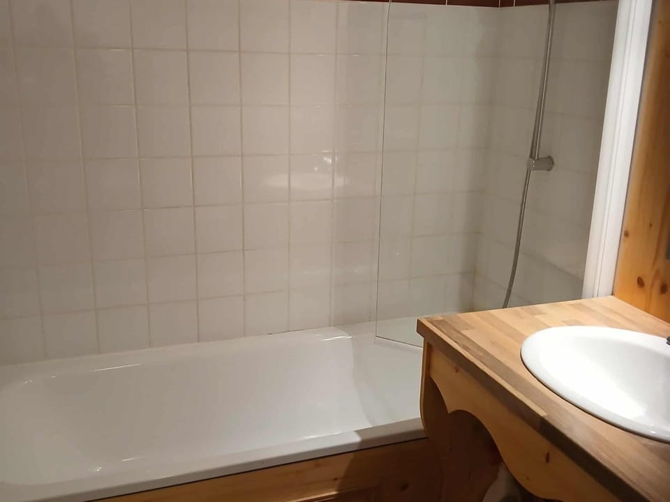 Studio cabine 4 pers à Chamrousse avec terrasse - FR-1-549-163 Cabin in Provence