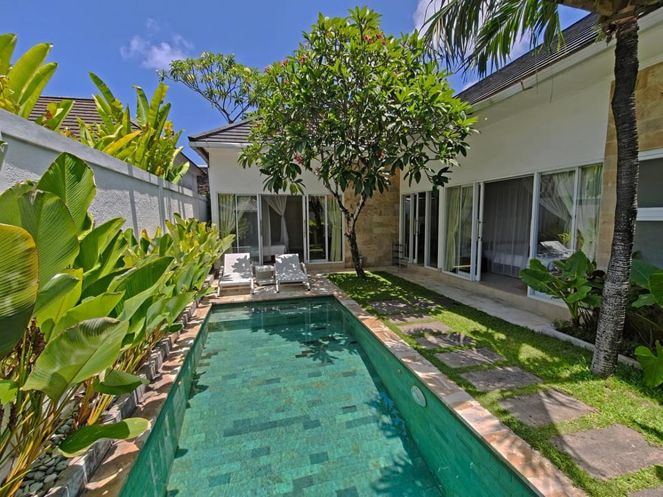 Property building, Swimming pool