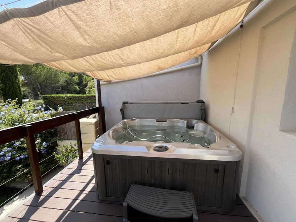 Villa de l'oustaoun House in Sanary-sur-Mer