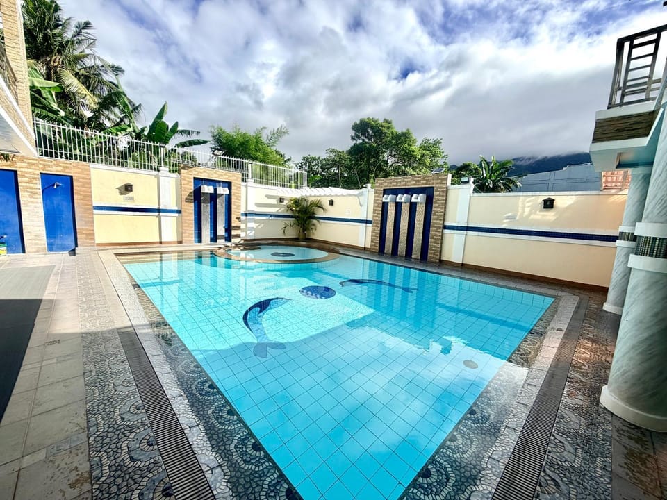 La Roma - Hot Spring Private Resort Apartment in Calamba