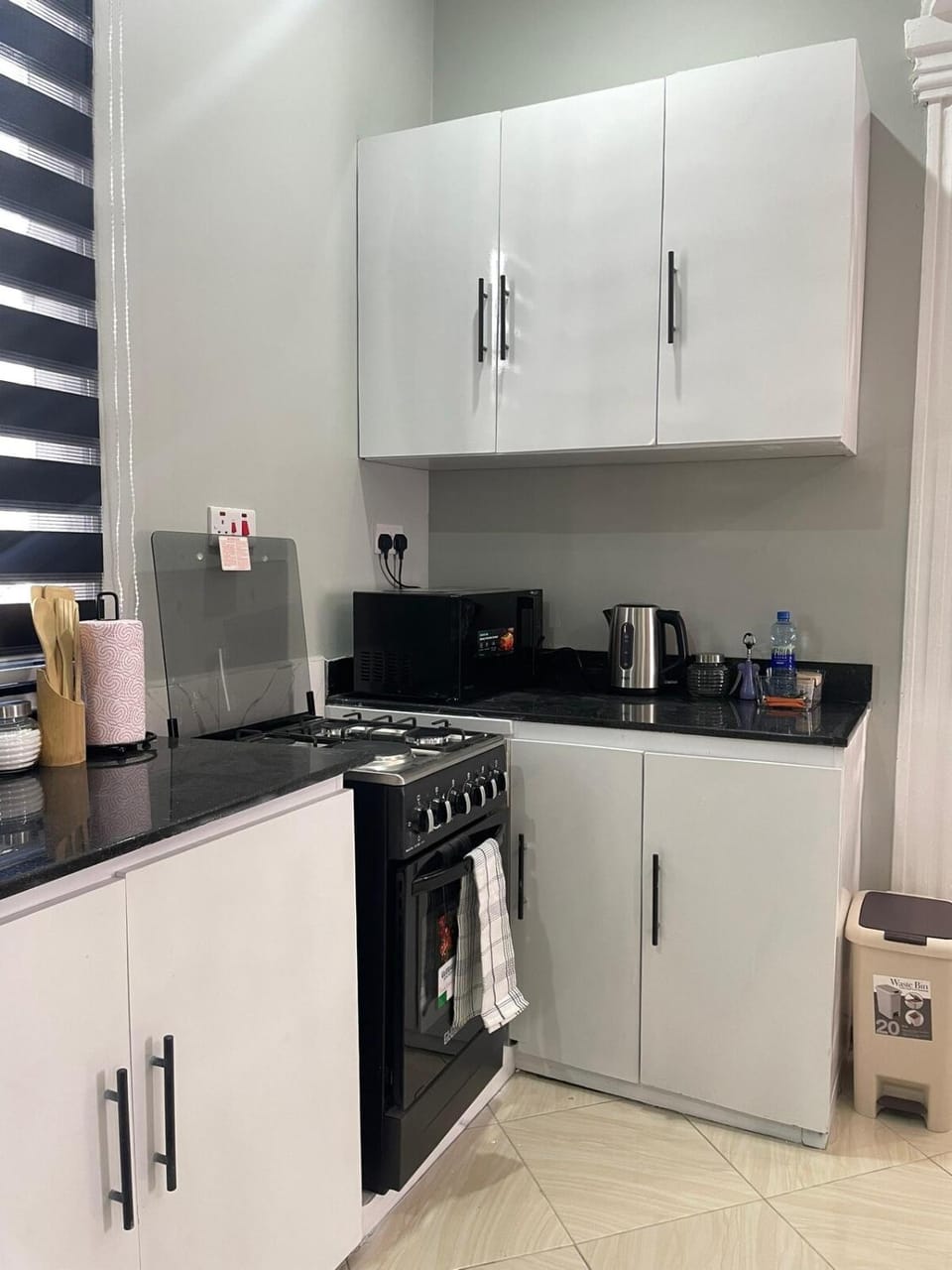 Kitchen or kitchenette, oven