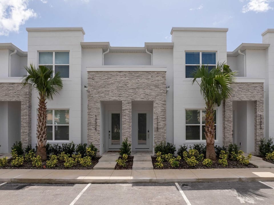 Modern 3Bd Screened Pool at Serenity Resort 17322 House in Four Corners