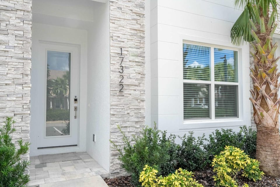 Modern 3Bd Screened Pool at Serenity Resort 17322 House in Four Corners