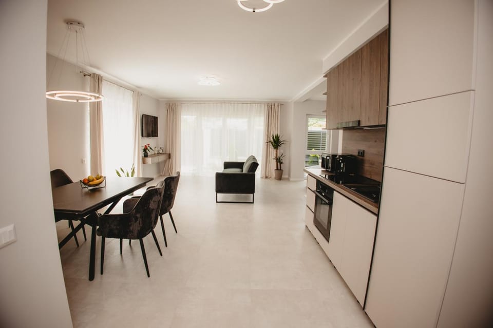 Kitchen or kitchenette, Living room, Seating area, Dining area, dishwasher, minibar, oven, stove