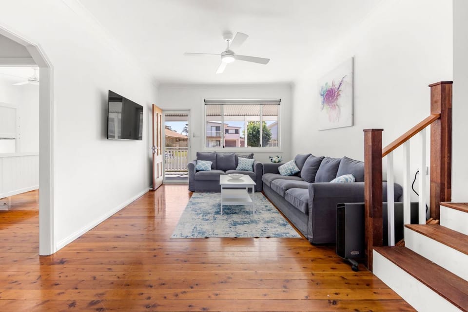 Barronstown - Pet Friendly with Fire Pit House in Callala Bay